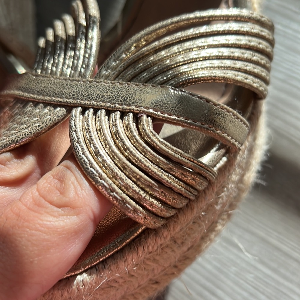 Gold Wedges - Picture 5 of 5